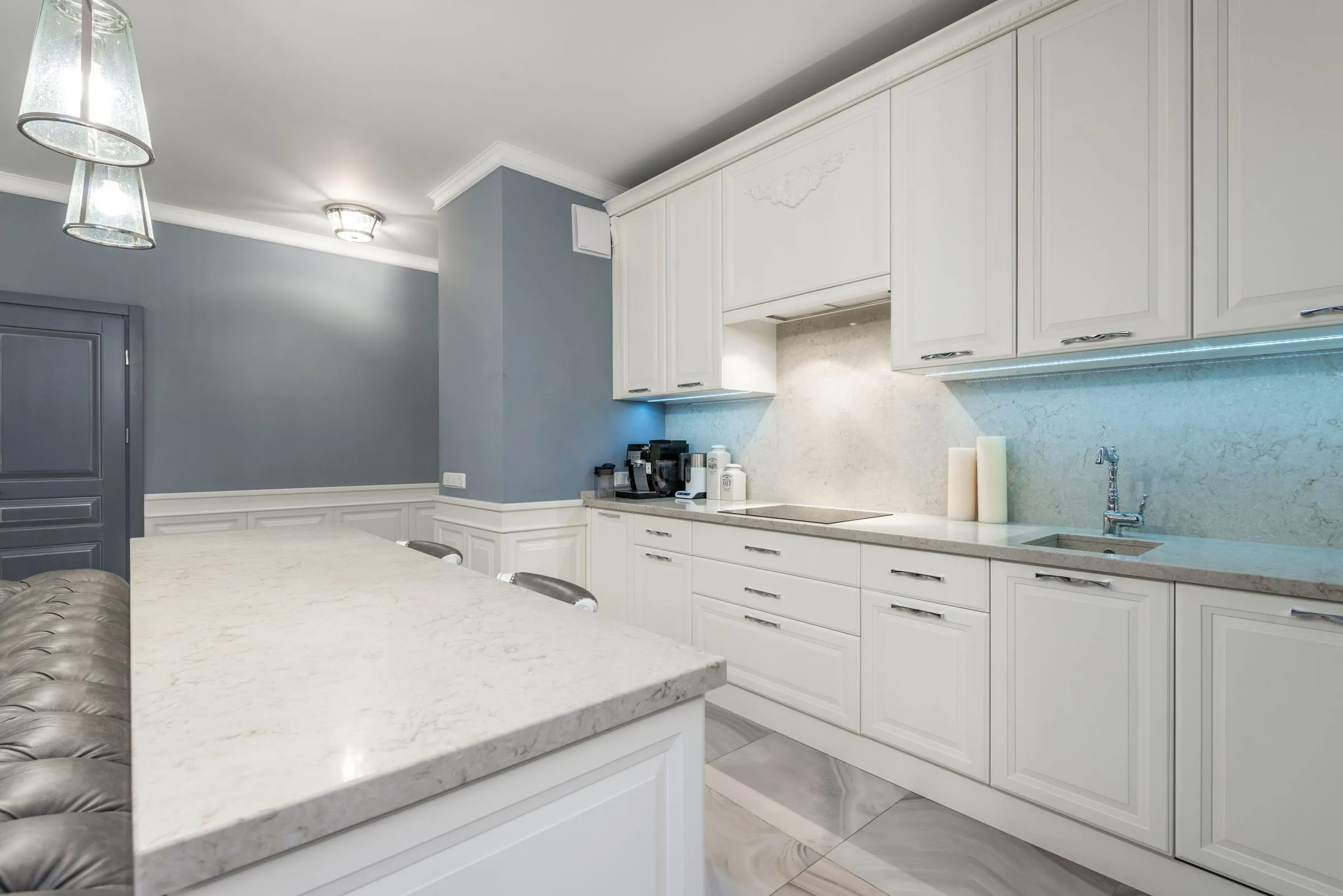 Plan de travail de cuisine en quartz blanc